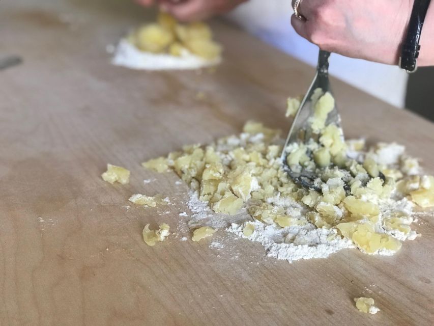 Discover the old market and make fresh pasta - Shopping the Wednesday market