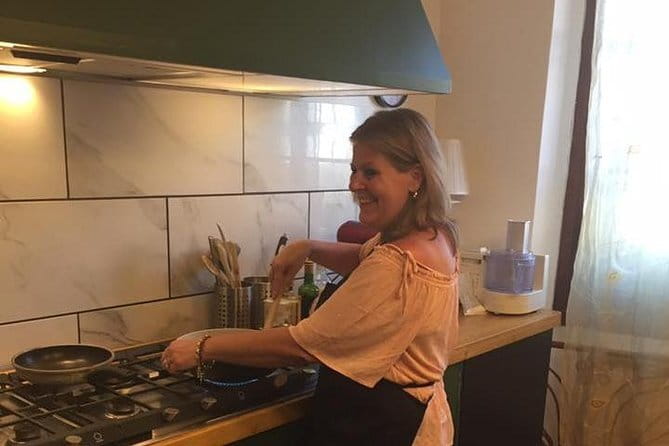 Express Pasta-Making Lesson with Gourmet Dinner - The one-hour lesson: flour, dough, and classic pasta shapes