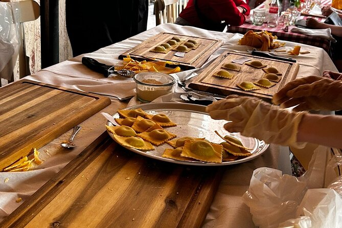 Fettuccine Pasta Cooking Class in Rome City Center - What the past feedback tells me