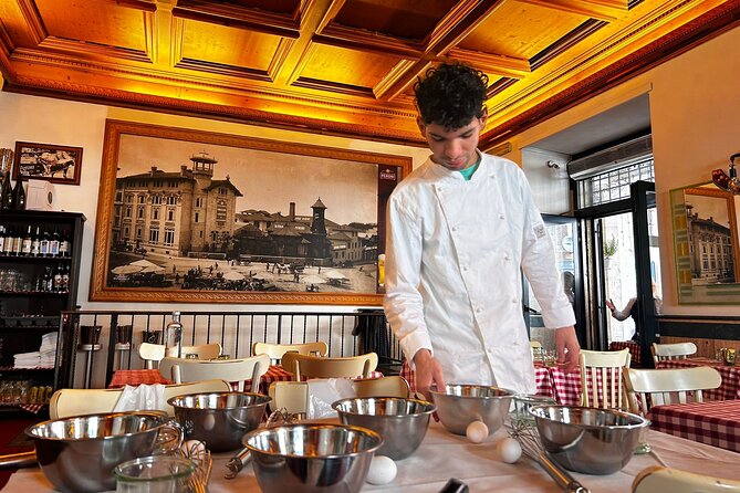 Fettuccine Pasta Cooking Class in Rome City Center - Your first hour with the dough