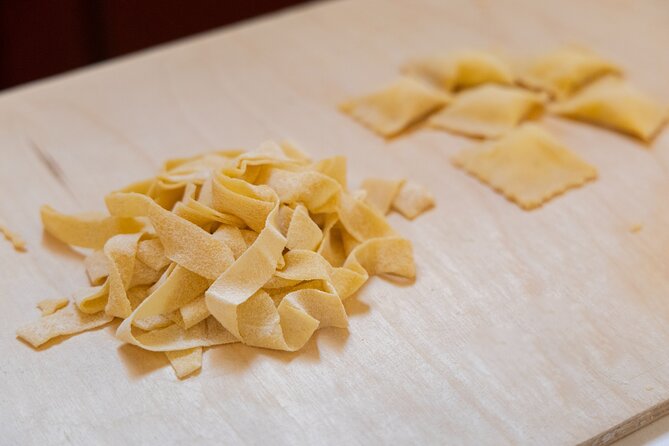 Fettuccine, Ravioli and Tiramisu Pasta Making in Rome - Why families and first-time cooks fit this class well