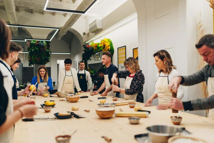 Florence: Art of Pasta Cooking Workshop with Food and Wine - What the three-hour schedule feels like