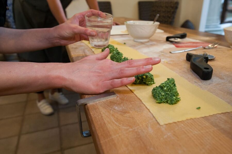 Florence: Authentic Pasta Making Class - Meeting at the fountain in the square
