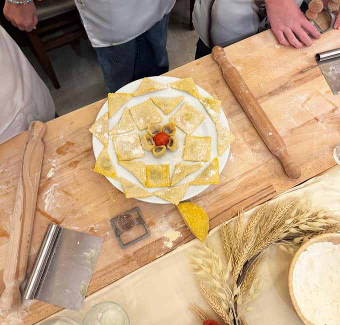 Florence Cooking Class: Ravioli & Pasta & Wine + Gift Apron - Pasta first, sightseeing later