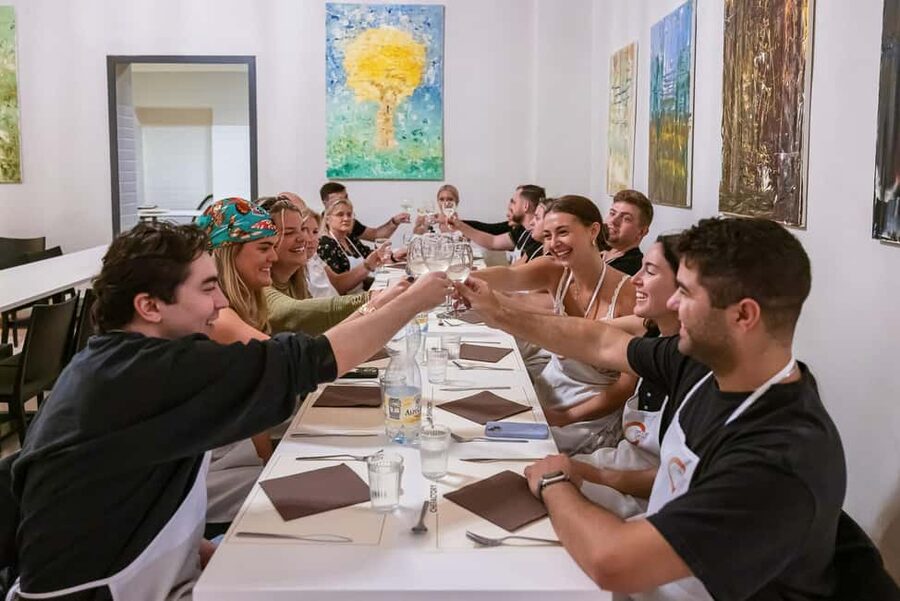 Florence: Handmade Pasta & Dessert Class with Unlimited Wine - Why the shared kitchen format works