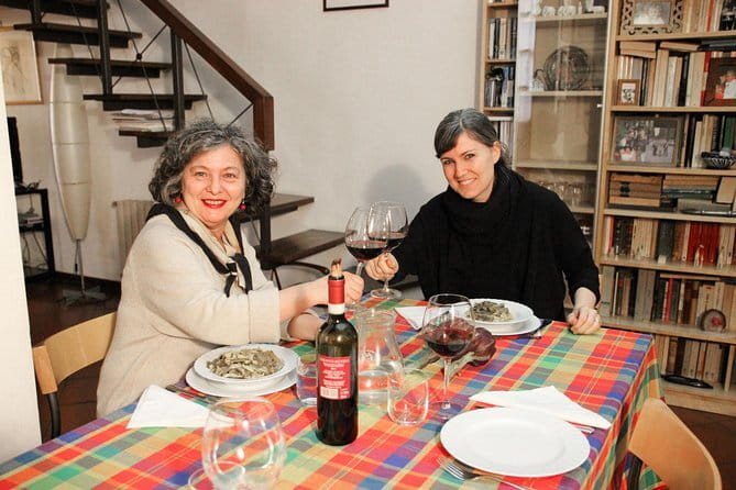 Florence Market Tour and Pasta Class with Food Author Patrizia - Meeting Patrizia, a Florentine food writer