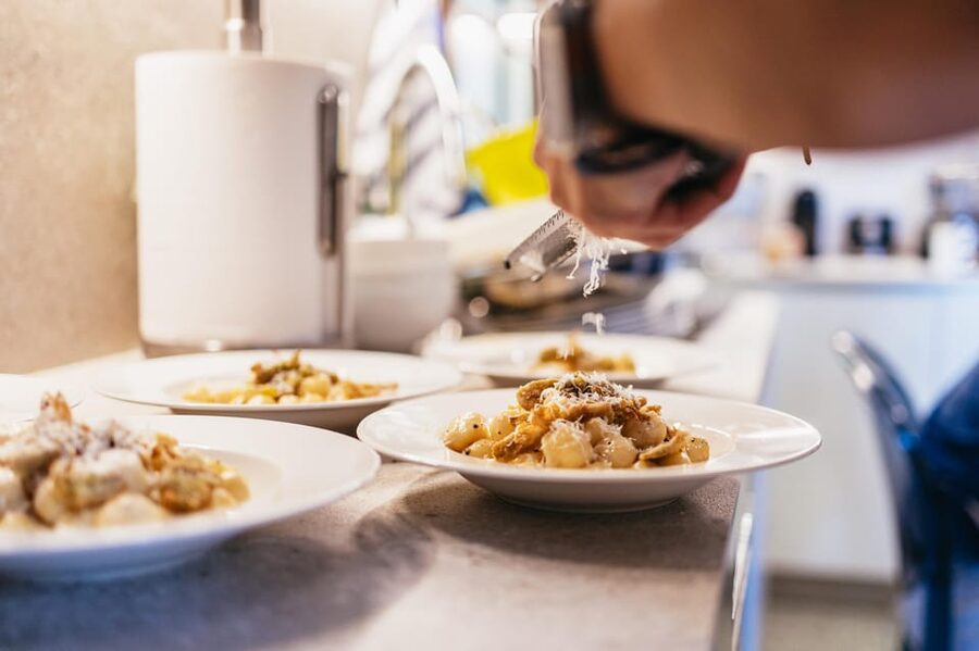 Florence: Pasta and Tiramisu Cooking Class with Local Host - How the small group changes the lesson