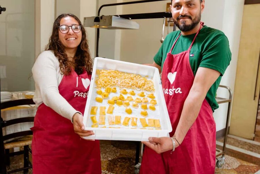 Florence: Pasta Class with Wine, Limoncello and Dessert - Timing, comfort, and practical details