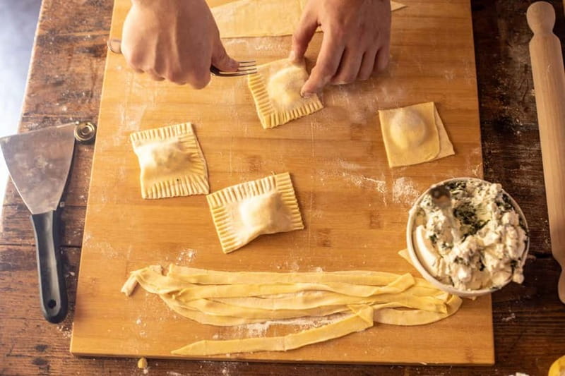 Florence: Pasta & Tiramisu Class with Unlimited Wine - From sauces to fresh egg dough