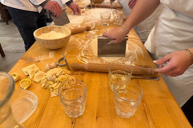 Florence: Pasta & Tiramisu Cooking Class with lots of Good Wine - A few practical points that can affect your evening