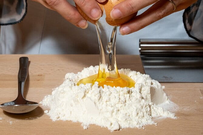 Florence: Pasta & Tiramisu Cooking Class with Unlimited Wine - Starting With Flour in Central Florence