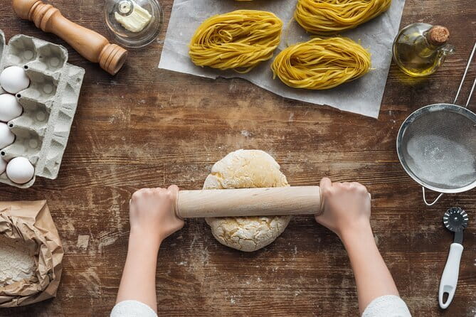 Florence: Pasta & Tiramisu Cooking Class with Unlimited Wine - The Chefs Shape the Mood