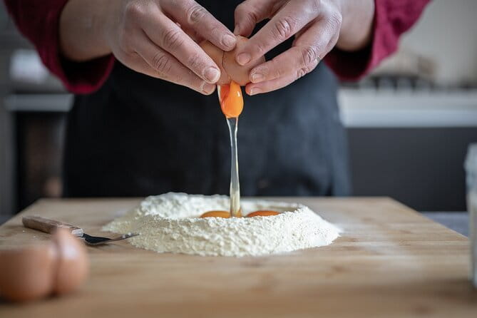 Florence Pasta & Tiramisu Cooking Class with Unlimited Wine - Wine, water, and the end-of-class meal