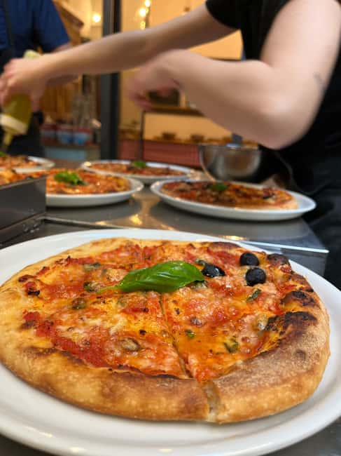 Florence: Pizza and Gelato Cooking Class - Key points at a glance