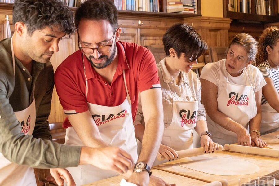 Florence: Pizza and Gelato Experience with Unlimited Wine - FAQ