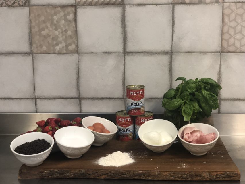 Florence: Pizza and Gelato Family-Friendly Cooking Class - Sitting down to eat what you made