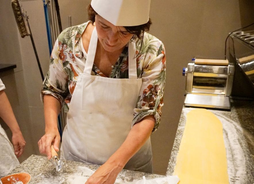 Florence: Pizza-Making and Gelato Experience - Stretching, saucing, baking, and slicing your pizza