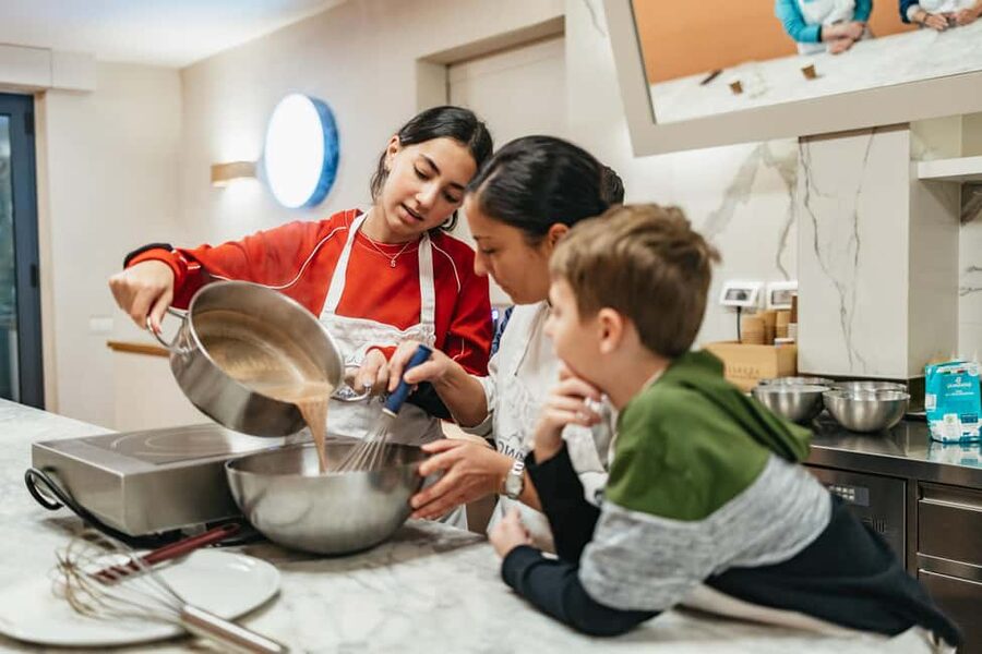 Florence: Premium Pizza & Gelato Preparation Class with Wine - A good choice for families with children
