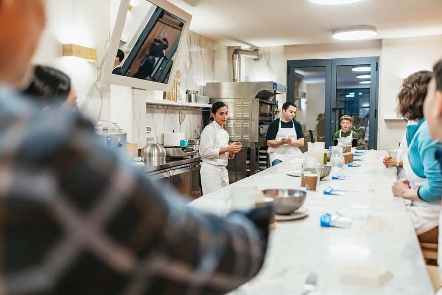 Florence: Premium Pizza & Gelato Preparation Class with Wine - Timing your three hours in Florence