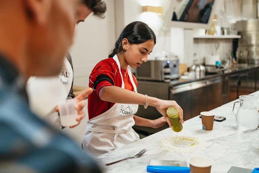 Florence: Premium Pizza & Gelato Preparation Class with Wine - Accessibility, diets, and practical limits