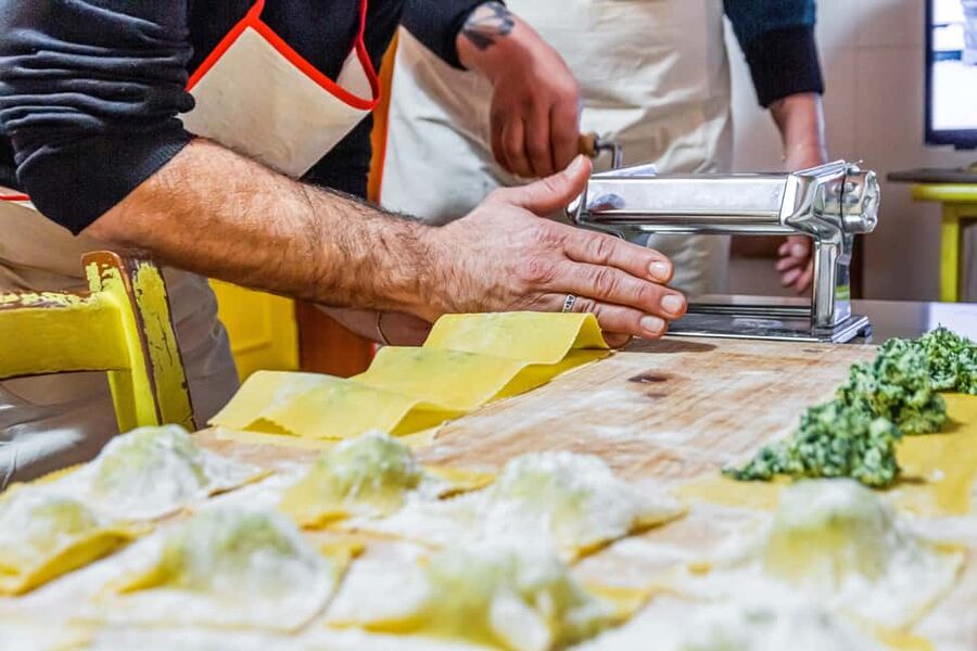 Florence: Share Your Pasta Love in a Local’s Home - The aperitivo begins the visit