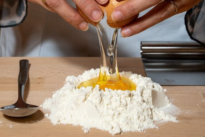 Florence: Tiramisu & Pasta Cooking Class with Unlimited Wine - Why fresh pasta makes this Florence class worthwhile