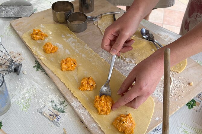 Fresh local pasta lesson in the garden - Local ingredients and flexible menus