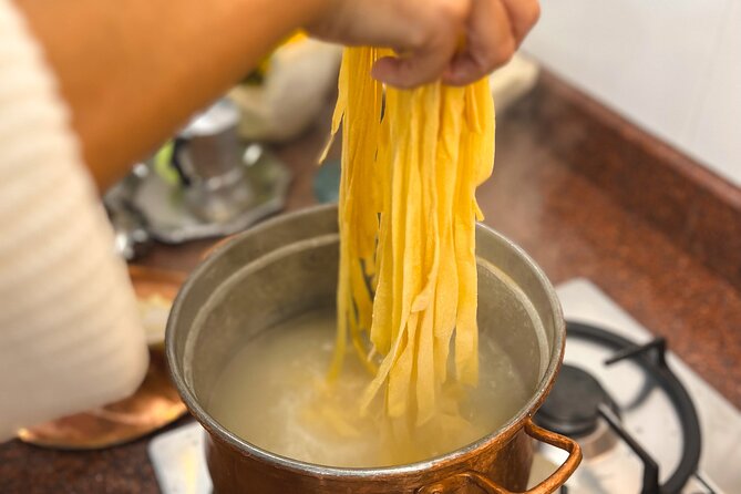Fresh pasta and Limoncello course in a lemon grove - What the three-hour length means