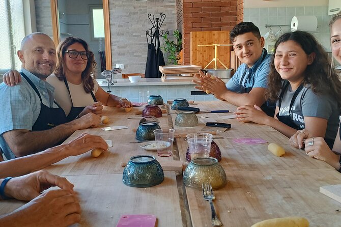 Fresh pasta and tiramisù class in Palermo - The welcome aperitif sets the tone