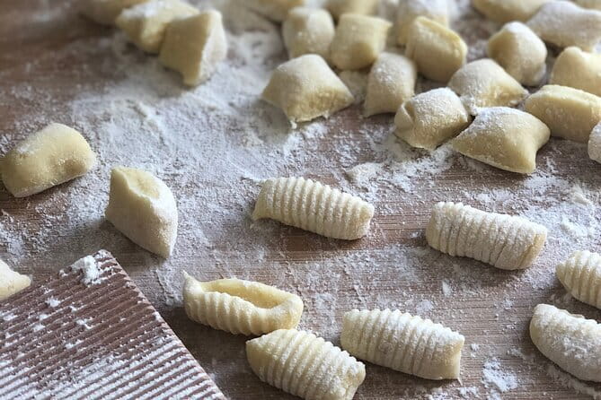 Gluten free pasta and dessert class 6 guests max - A simple dessert rounds out the meal