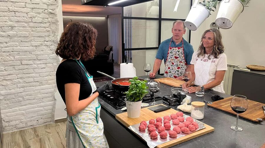 Gnocchi & Meatballs | Cooking class & dinner at my place - Preparing meatballs and homemade tomato sauce