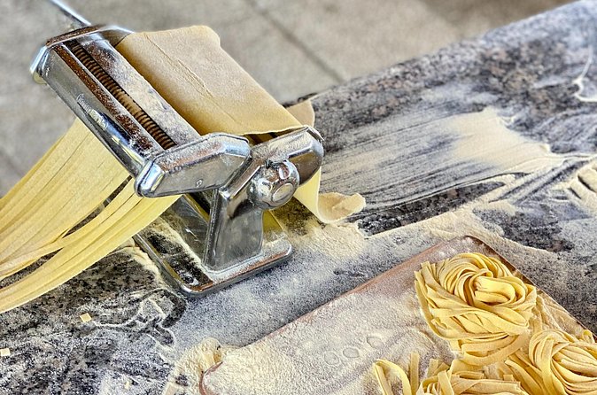Group Pasta & Tasting Experience - Eating spaghetti with a Capri view