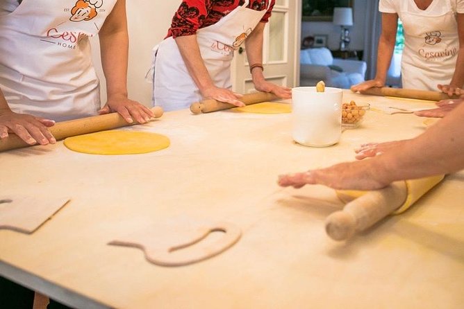 Handmade Pasta and Tiramisu class in Florence - Rolling pasta by hand