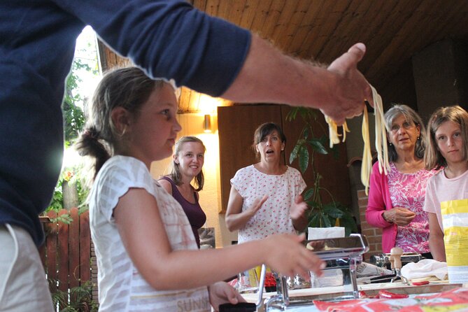 Handmade pasta workshop by Cilento Experience - Meeting Rosalba on the flower-filled terrace