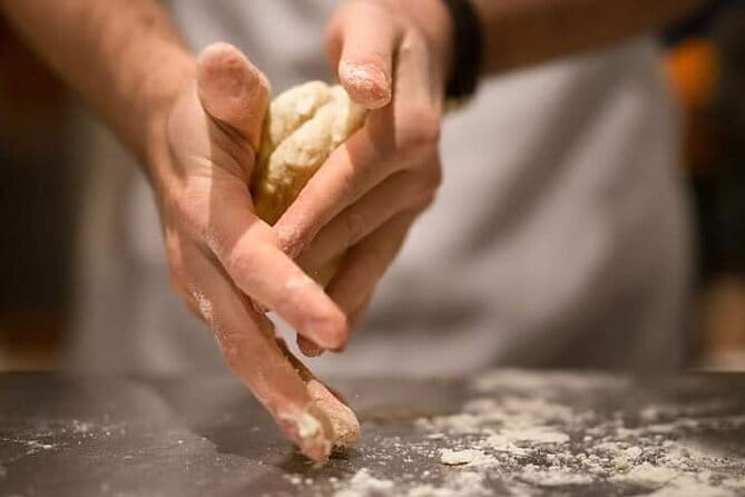 Hands on Deluxe Traditional 4-course dinner with fresh pasta - What the 3-hour-45-minute schedule feels like