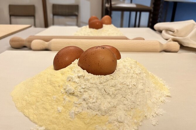 Hands-On Pasta and Tiramisu Class in a Florentine Palace - How the Palace Changes the Experience