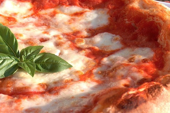 Homemade Pizza Class in Napoli - Pizza margherita, the classic starting point