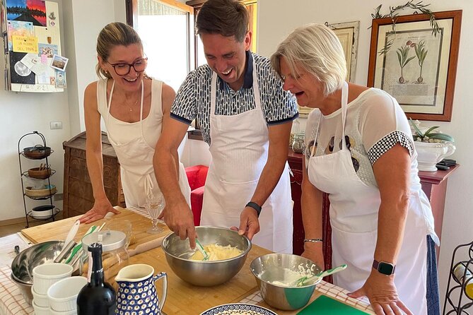 Italian Pasta Cooking Course - Choosing tiramisu or semifreddo