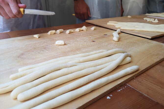 Lecce: Cooking Class Orecchiette & Vino - Why the old-town location matters