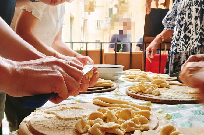 Lecce: Cooking Class Orecchiette & Vino - A three-ingredient lesson with a clear payoff