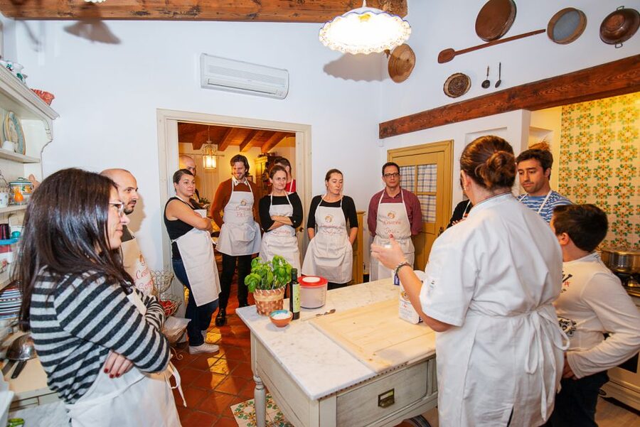 Lecce: Pasta & Tiramisu Cooking Class at a Local's Home - Key points to know before booking