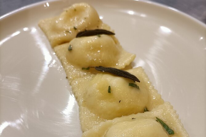 Lezione di Cucina : Pasta Fresca - Ravioli with ricotta and a seasonal sauce