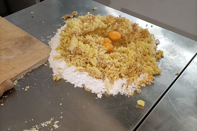 Lezione di Cucina : Pasta Fresca - Finishing with lunch at the cooking table