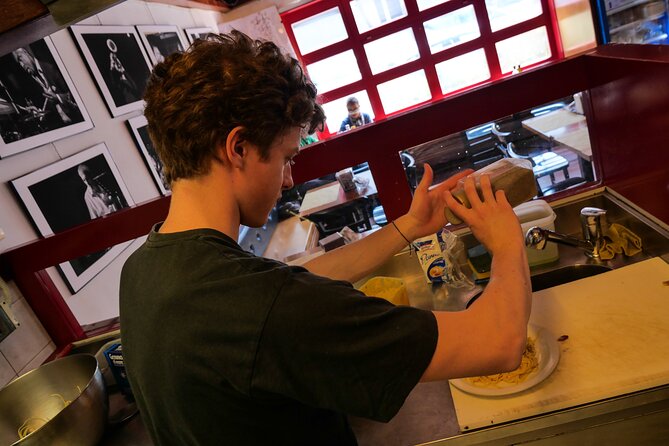 Make Pasta Carbonara from Scratch in a Jazz Club in Venice - Filippo’s teaching style and the value of hands-on work