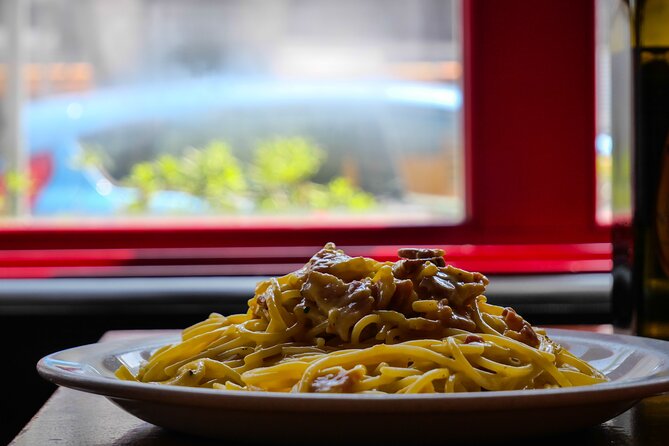Make Pasta Carbonara from Scratch in a Jazz Club in Venice - A jazz club instead of a standard cooking school