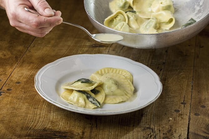 MaMa Florence Guided Market Tour and 4 Course-Pasta Cooking Class - Inside the air-conditioned cooking school