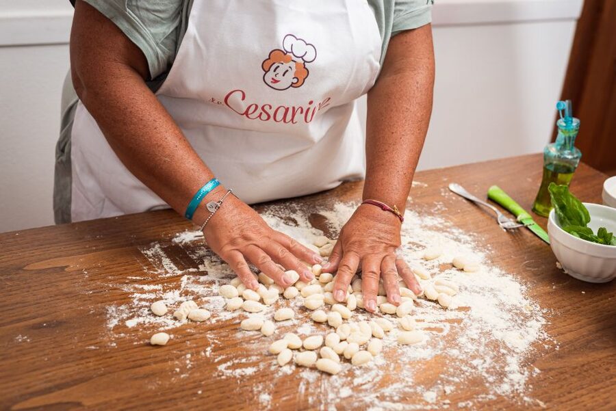 Messina: Pasta & Tiramisu Cooking Class at a Local's Home - Fresh pasta begins with the sfoglia