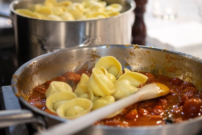 Milan Culinary Experience: Pasta & Gelato or Tiramisù Class - Lunch, wine, and the social side