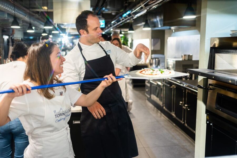 Milan: Pizza or Pasta and Gelato-Making Class with Wine - Finding the Venue Near Milano Centrale