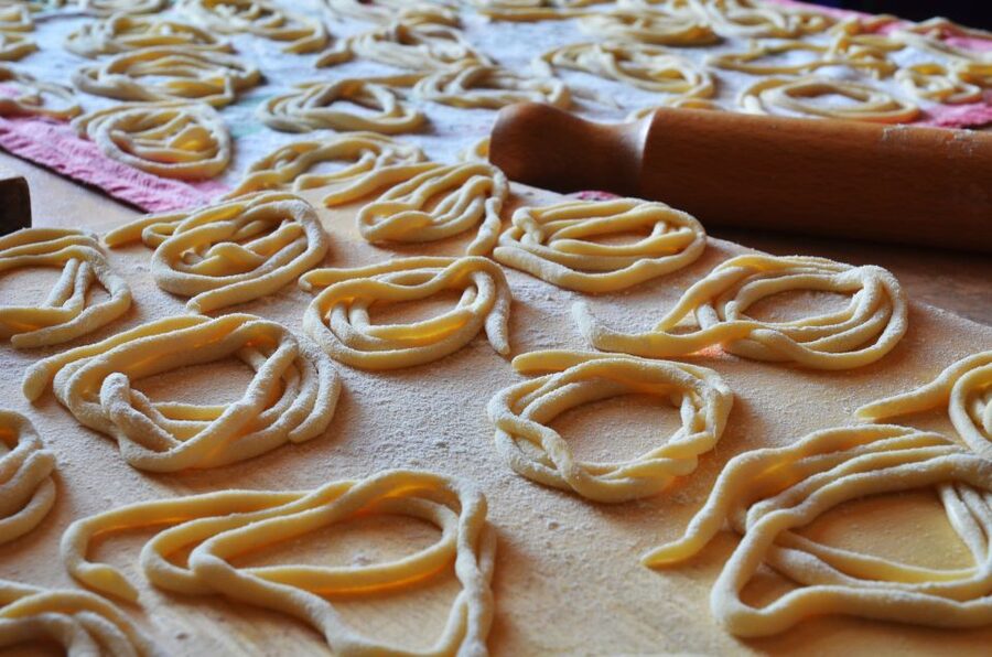 Montepulciano: Pasta-Making Class with Tasting and Wine - From kitchen table to Tuscan lunch
